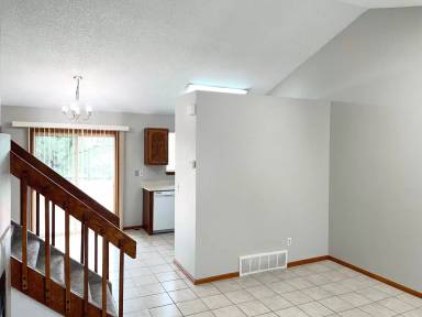 Main picture of 365 Dix Cir