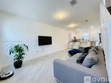 Main picture of 2832 SW 17th Ave