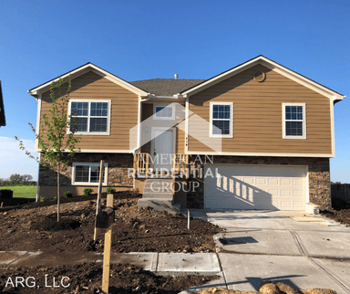 Main picture of 702 Charles Cir