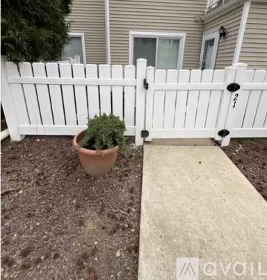 Main picture of 21 Sweetgum Ln