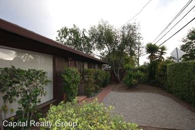 Main picture of 42 Oak Ave