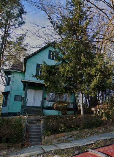 Main picture of 529 Taylor Ave