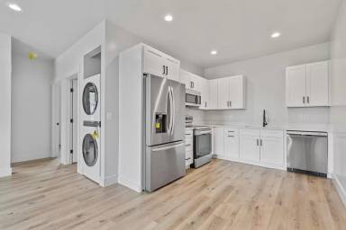 Main picture of 299 Camas St