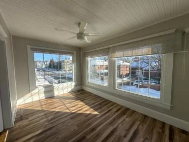 Main picture of 34 Brook St