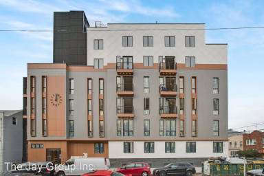 Main picture of 215 Powers St