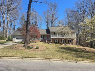 Main picture of 6316 Gainsborough Dr