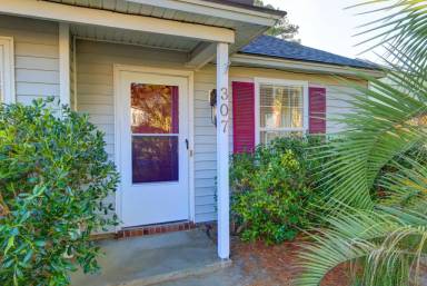 Main picture of 303 Mapmaker Ln