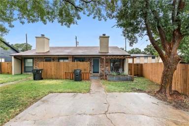 Main picture of 2810 Forest Bnd