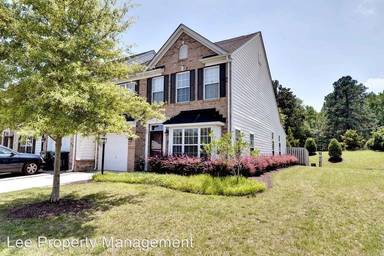 Main picture of 317 Daniels Dr