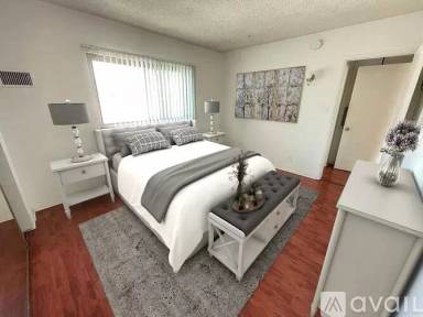 Main picture of 8619 Belford Ave