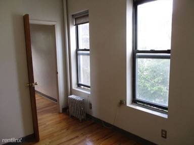 Main picture of 327 E 14th St