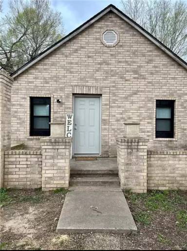 Main picture of 919 E 7th St