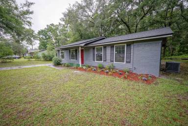 Main picture of 8407 Lenova Ln