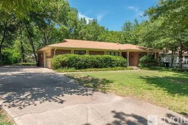 Main picture of 2114 Houston Pl