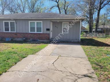 Main picture of 615 Deweese St
