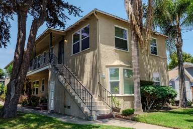 Main picture of 2925 E Theresa St