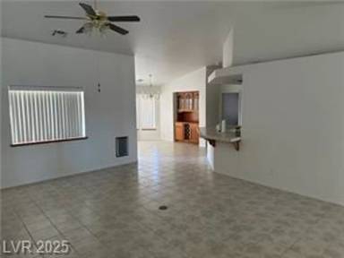 Main picture of 1841 S Vineyard Dr W