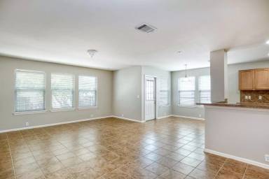 Main picture of 409 Lark St