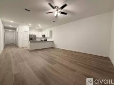Main picture of 523 Holly Lakes Dr