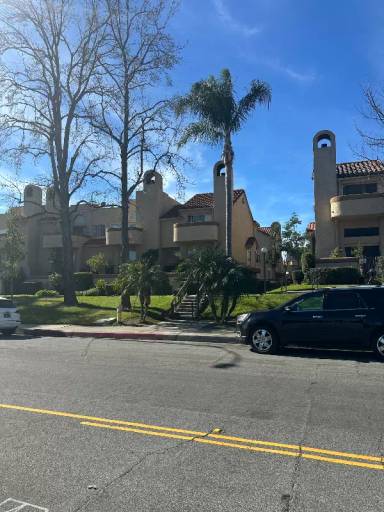 Main picture of 2046 S Bon View Ave