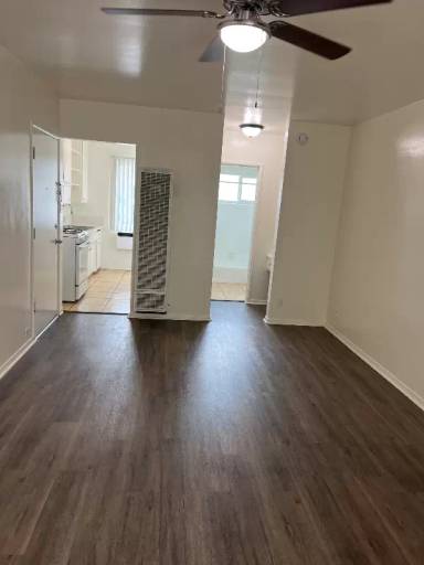 Main picture of 214 W Maple St