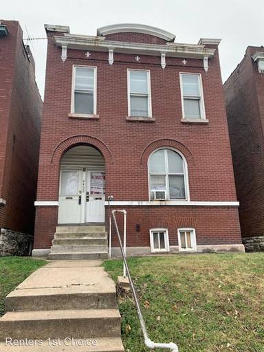 Main picture of 4432 S Grand Blvd