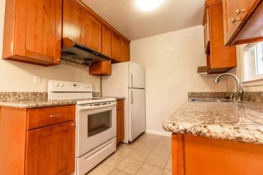 Main picture of 365 Oak Grove Ave