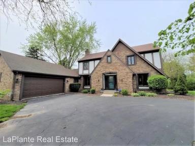Main picture of 6 Ridgewood Cir