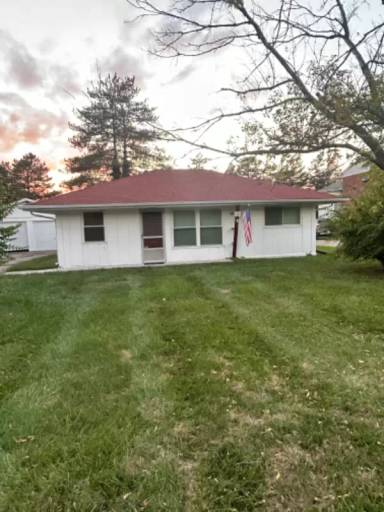 Main picture of 1181 N Elms Rd
