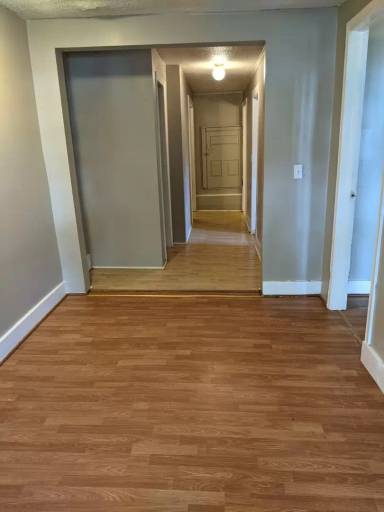Main picture of 8 Lock St