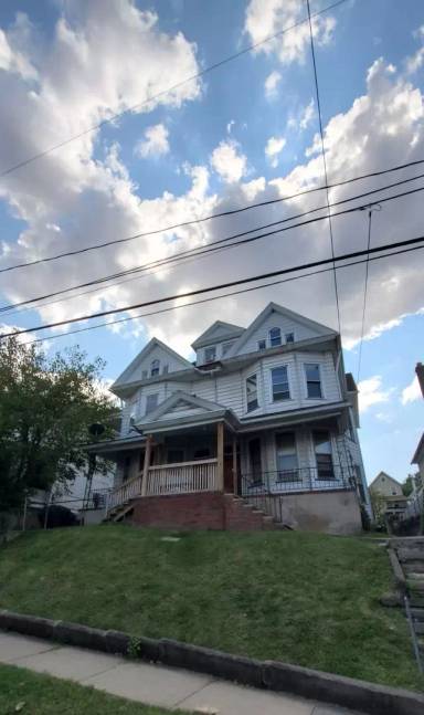 Main picture of 81 Dana St
