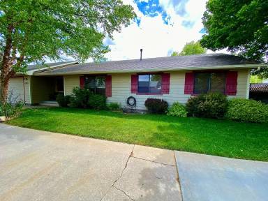 Main picture of 4395 W Albion St