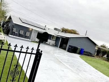 Main picture of 1734 Bainbridge St
