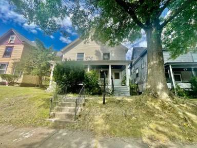 Main picture of 139 Park Ave