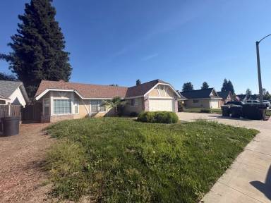 Main picture of 5936 W Oak Ave