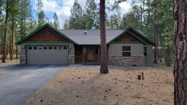 Main picture of 15323 Bear St