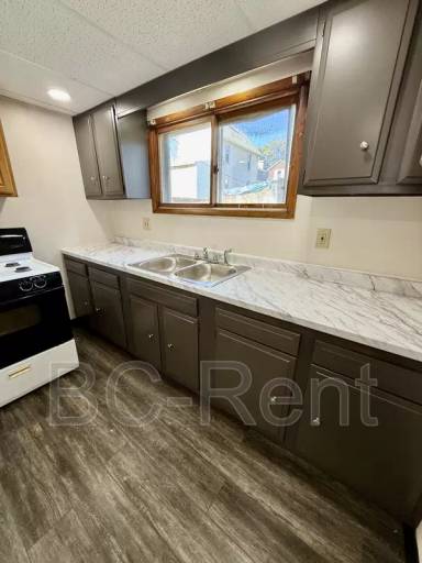 Main picture of 526 Adams St
