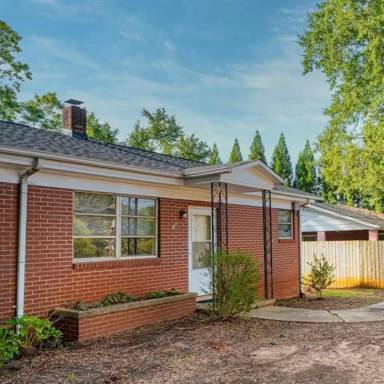 Main picture of 281 15th St SE