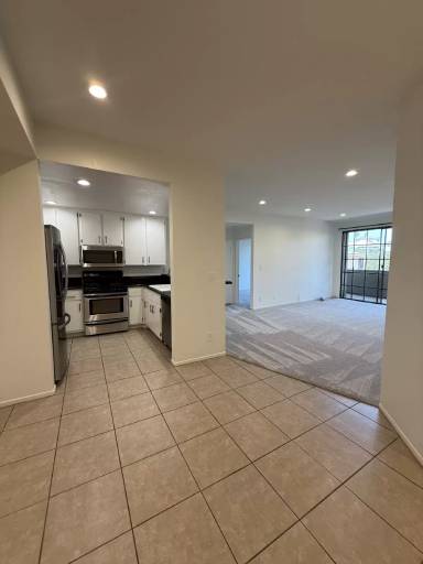 Main picture of 221 S Oak Knoll Ave