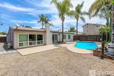 Main picture of 2854 Amulet St