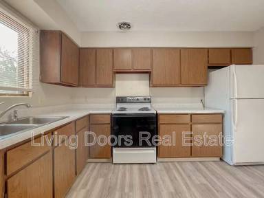 Main picture of 4711 Gladstone St