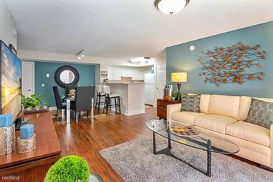 Main picture of 6460 Main St