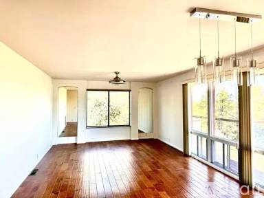 Main picture of Pebble Hill Ln