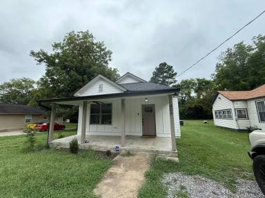 Main picture of 402 Pennington Ave SW