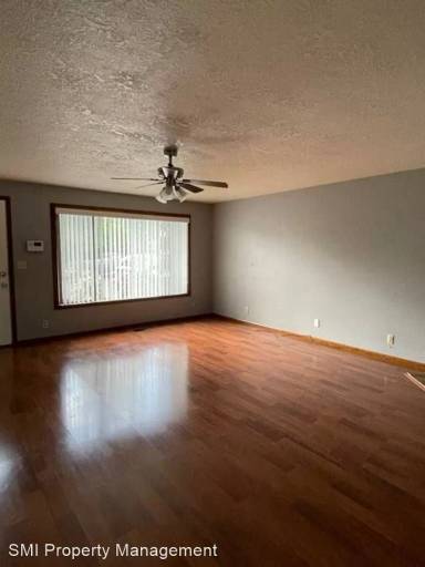 Main picture of 3628 Meadow Park Loop NE