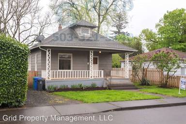 Main picture of 6904 SE Mitchell St