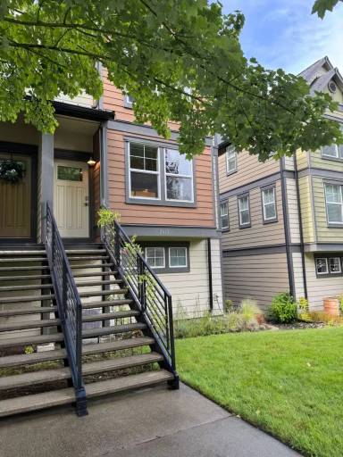 Main picture of 2632 SW Myrtle St