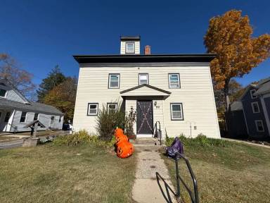 Main picture of 90 W River St