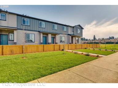 Main picture of 2233 NE Four Seasons Ln