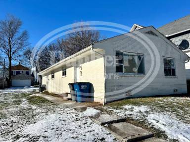 Main picture of 172 Gibbons St